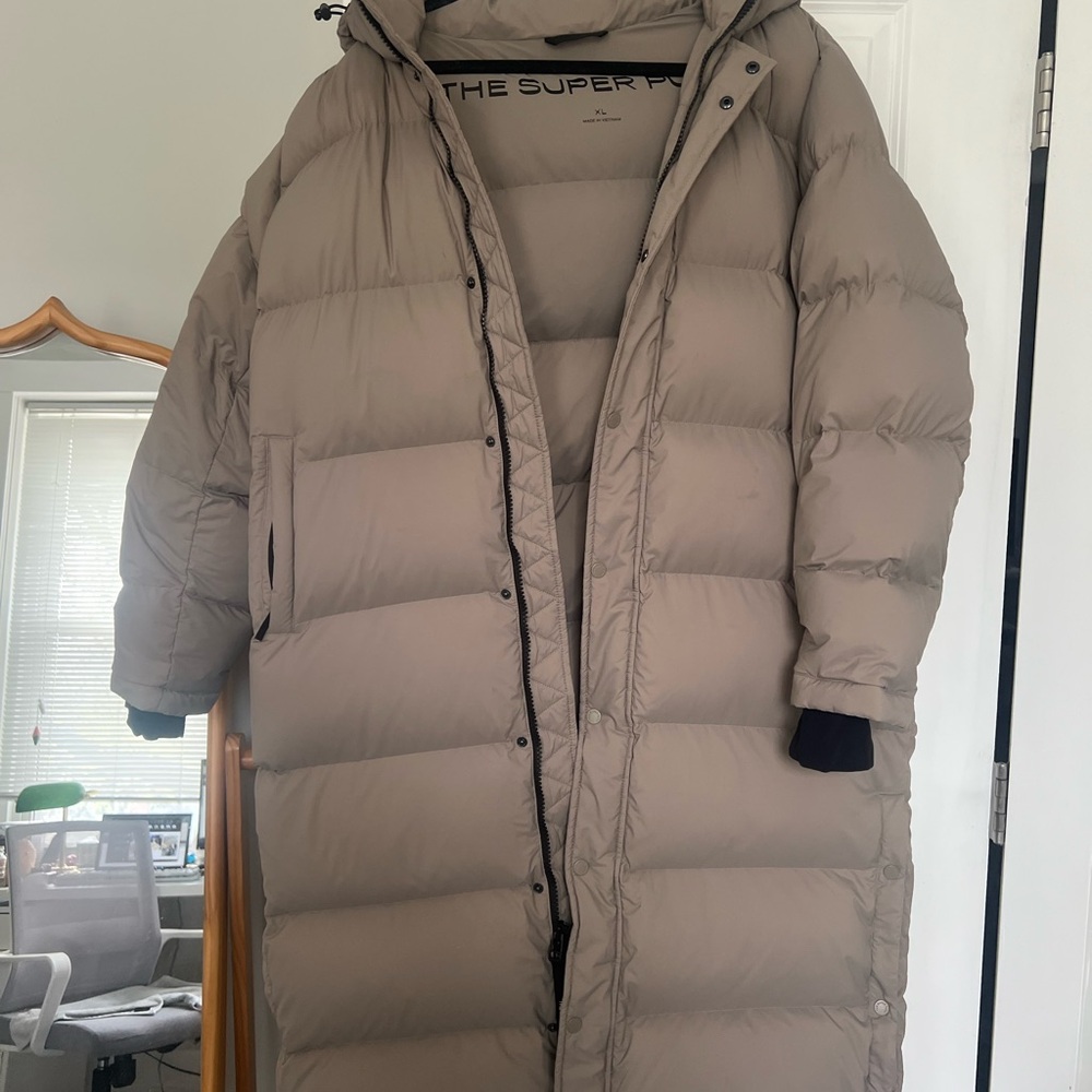 Aritzia Tan Puffer Coat Oversized Quilted Design
